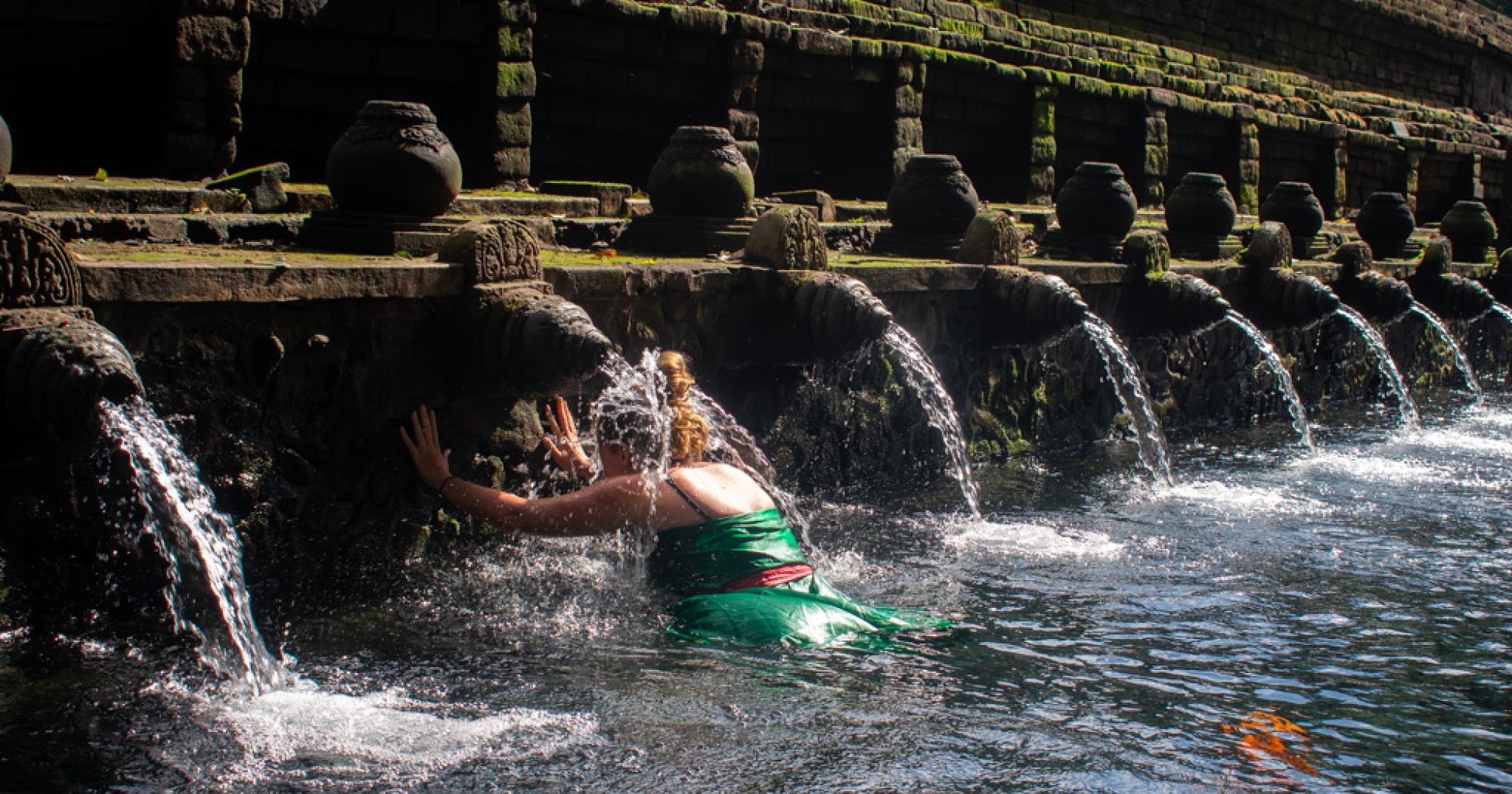 Pura-Tirta-Empul-Bali-Melukat-Ceremony